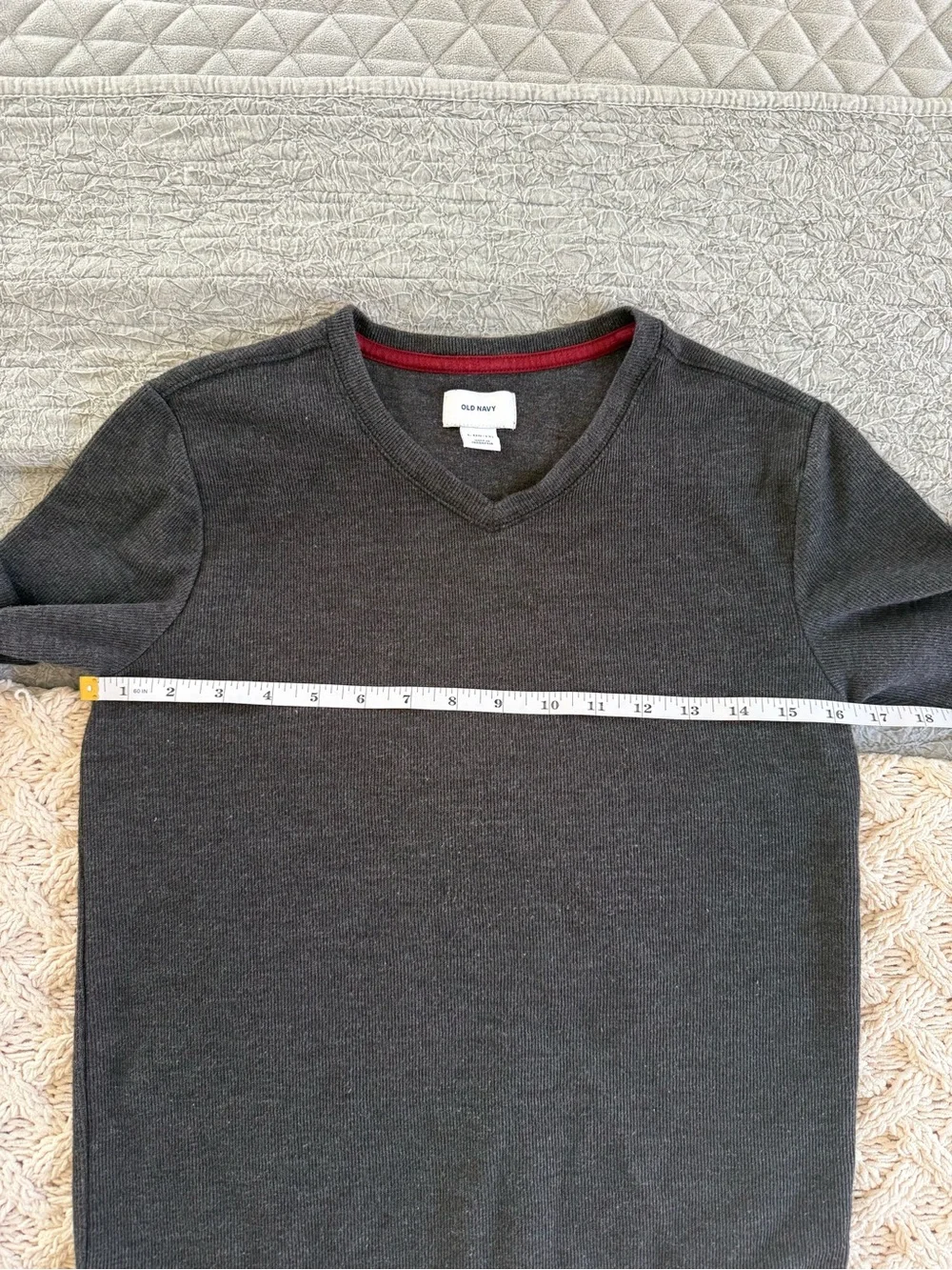 Old Navy Boys V-Neck Sweater Size 10/12 – Charcoal Gray